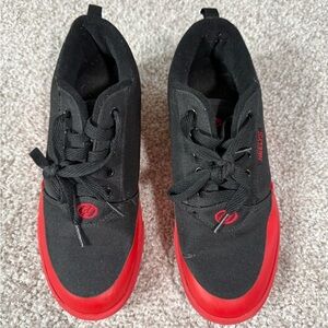 Heelys Youth Size 6 Black & Red Shoes with Wheels Rollerskate